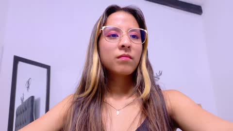 skinny_hottie18 online show from 01-24-25, 01:47