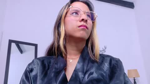 skinny_hottie18 online show from 02-05-25, 01:54