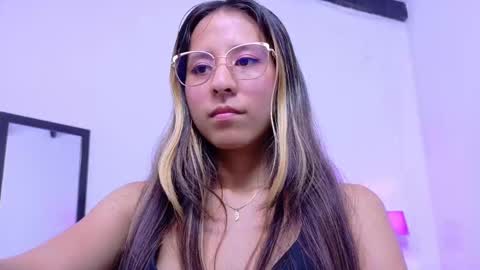 skinny_hottie18 online show from 02-15-25, 01:49