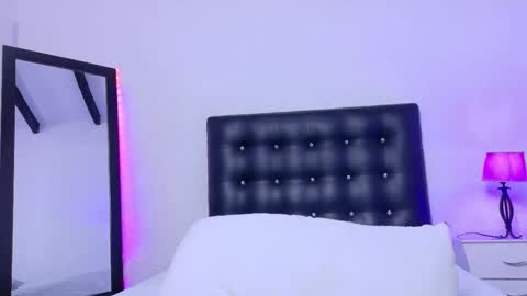 skinny_hottie18 online show from 11-28-25, 02:20