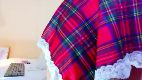 skinny_hottie18 online show from 03-18-26, 08:34