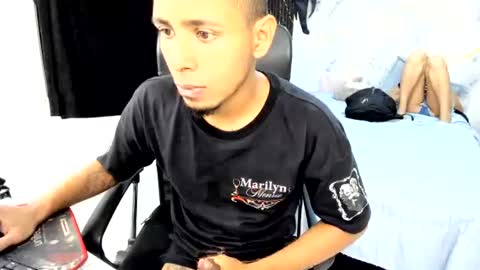 Snapshot of skinny_sexx69 chatting on 07-11-26, 12:57 Melissa And Omar online show from 07-11-26, 12:57