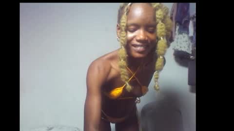 Linda independent model online show from 12-15-25, 08:13