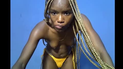 Snapshot of skinnybeauty1 chatting on 03-17-26, 06:11 Linda independent model online show from 03-17-26, 06:11
