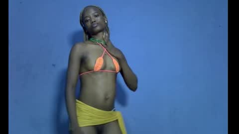 Snapshot of skinnybeauty1 chatting on 03-21-26, 05:27 Linda independent model online show from 03-21-26, 05:27