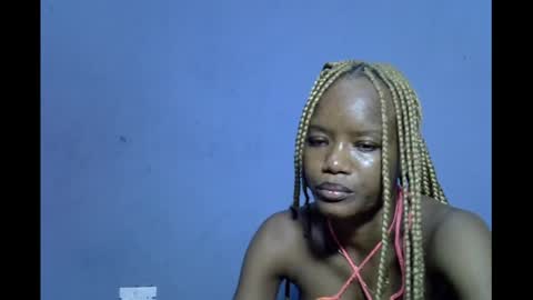 Snapshot of skinnybeauty1 chatting on 03-28-26, 06:29 Linda independent model online show from 03-28-26, 06:29