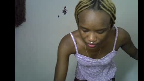 Snapshot of skinnybeauty1 chatting on 04-18-26, 06:34 Linda independent model online show from 04-18-26, 06:34