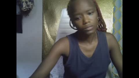 Snapshot of skinnybeauty1 chatting on 07-28-26, 11:28 Linda independent model online show from 07-28-26, 11:28