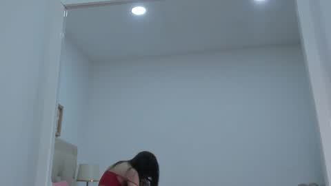 SkinnyGirl online show from 12-13-25, 07:53