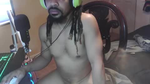 Snapshot of skinzandbait chatting on 02-10-25, 08:53 strokerpoker online show from 02-10-25, 08:53