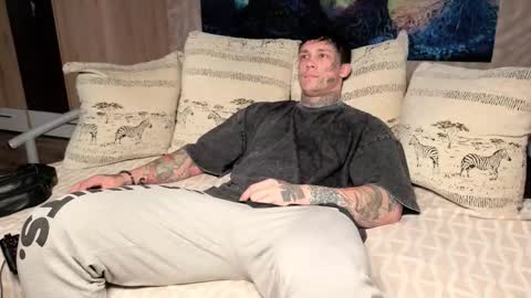 skirlingod online show from 10-10-25, 05:17