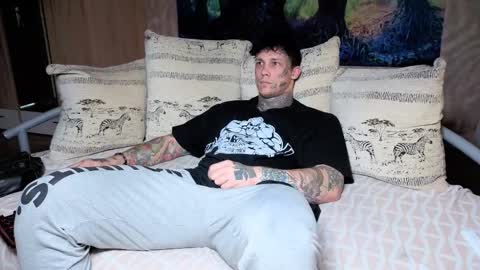 skirlingod online show from 10-14-25, 05:08