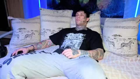 skirlingod online show from 10-20-25, 04:24