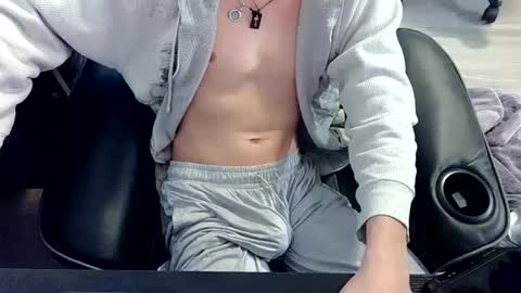 Snapshot of skrogdog chatting on 04-20-26, 05:05 skrogdog online show from 04-20-26, 05:05