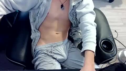 Snapshot of skrogdog chatting on 04-27-26, 06:28 skrogdog online show from 04-27-26, 06:28