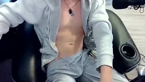 Snapshot of skrogdog chatting on 05-10-26, 05:51 skrogdog online show from 05-10-26, 05:51