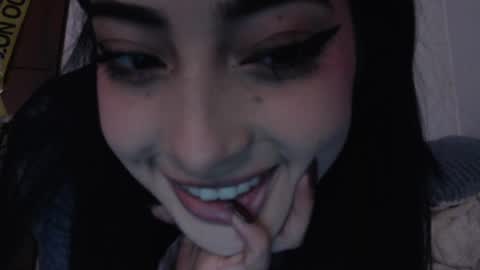 Snapshot of sky829066 chatting on 07-19-26, 07:23 sky online show from 07-19-26, 07:23