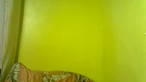 Snapshot of sky_beb chatting on 05-23-26, 01:59 sky_beb online show from 05-23-26, 01:59