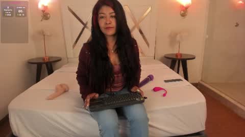 Snapshot of sky_collins_ chatting on 06-29-26, 08:09 Sky online show from 06-29-26, 08:09
