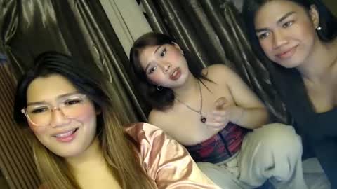 Snapshot of sky_fox_sweetxx chatting on 03-03-25, 09:33 online show from 03-03-25, 09:33