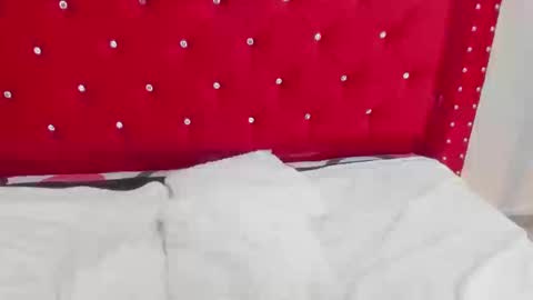 Snapshot of sky_ls chatting on 09-17-25, 04:08 sky_ls online show from 09-17-25, 04:08