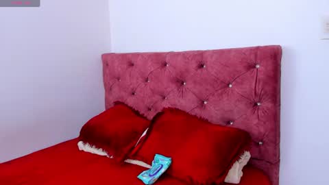 Snapshot of skyhotgirl chatting on 06-09-26, 05:35 Sky online show from 06-09-26, 05:35