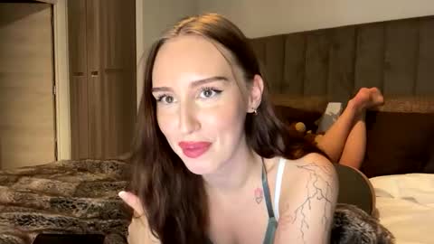 Skylar online show from 12-17-25, 06:36