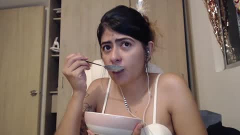 Skyler online show from 02-05-25, 03:02