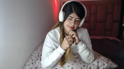 Skyler online show from 03-12-25, 02:30