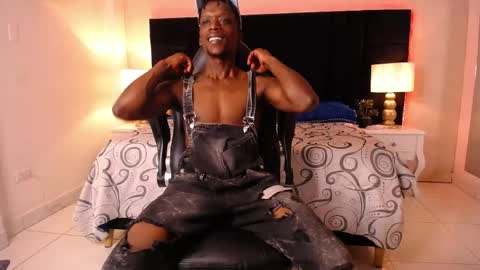 SKYLERBIGXXX online show from 04-19-26, 04:12