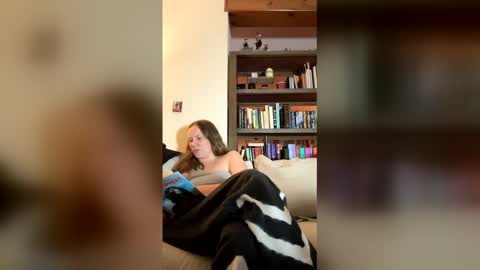 Snapshot of skywinters chatting on 05-18-26, 04:07 Sky Winters online show from 05-18-26, 04:07