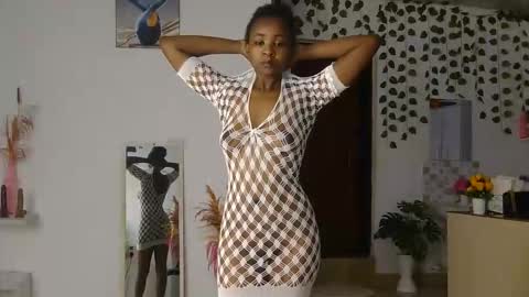 Snapshot of skyy_brown chatting on 05-30-26, 01:57 Bella online show from 05-30-26, 01:57