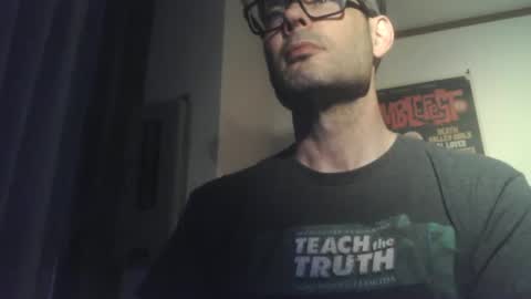 Snapshot of slambo001 chatting on 05-04-26, 12:12 slambo001 online show from 05-04-26, 12:12