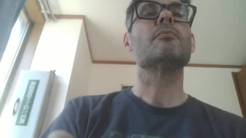 Snapshot of slambo001 chatting on 05-05-26, 03:25 slambo001 online show from 05-05-26, 03:25