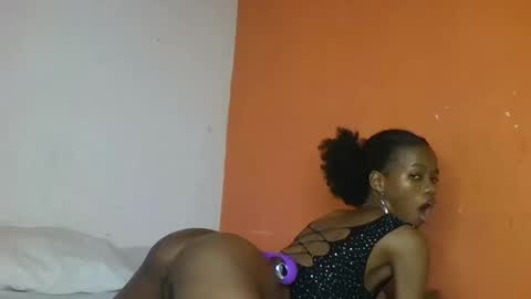 Snapshot of slaybby chatting on 03-05-25, 10:32 Slaybby online show from 03-05-25, 10:32