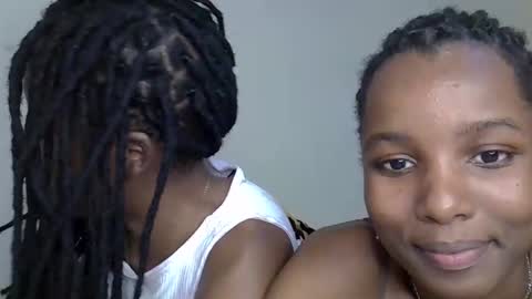 sleciah online show from 11-28-25, 04:09