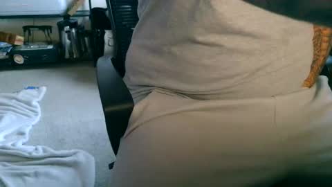 Snapshot of sleek0120 chatting on 01-12-26, 01:16 sleek0120 online show from 01-12-26, 01:16