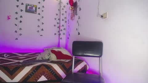 sleyandluna1 online show from 06-26-26, 04:11