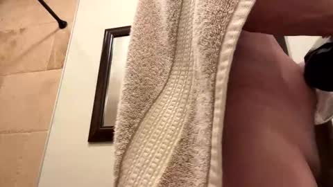 Snapshot of slickdog1969 chatting on 10-31-25, 12:28 Slickdog online show from 10-31-25, 12:28