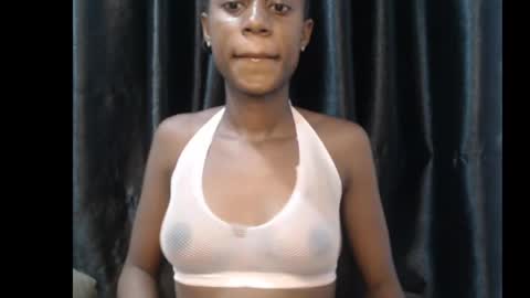 Snapshot of slim_candy12 chatting on 05-20-26, 05:52 Lily online show from 05-20-26, 05:52