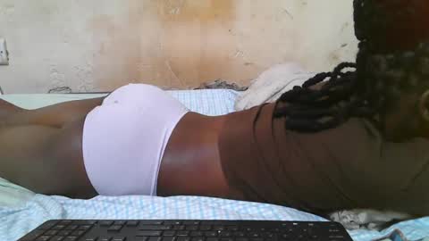 Snapshot of slim_girl3 chatting on 06-26-26, 06:23 slim_girl3 online show from 06-26-26, 06:23