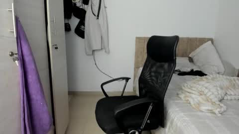 slim_master12 online show from 03-04-26, 09:43