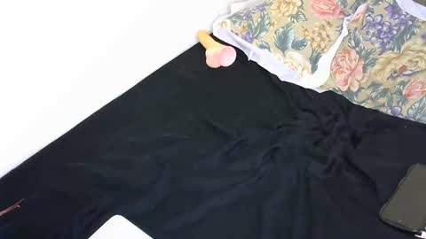 slim_me online show from 04-10-26, 07:29