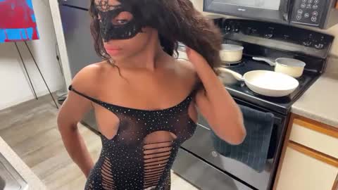 Snapshot of slimaddictionxxx chatting on 01-08-25, 05:48 Barbie Stylebender online show from 01-08-25, 05:48