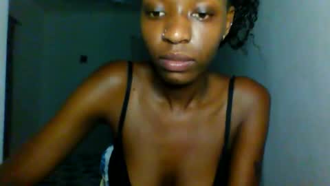 Snapshot of slimandthick1 chatting on 05-04-26, 06:37 slimandthick1 online show from 05-04-26, 06:37