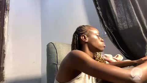 Snapshot of slimbaby16 chatting on 11-19-25, 06:02 Slim online show from 11-19-25, 06:02