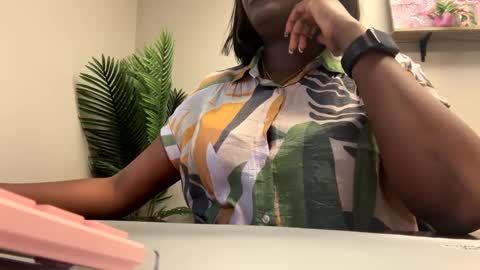 Snapshot of slimdiamond69 chatting on 02-17-25, 06:26 Dime. online show from 02-17-25, 06:26