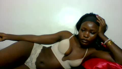 Snapshot of slimdiva chatting on 07-21-26, 05:32 slimdiva online show from 07-21-26, 05:32