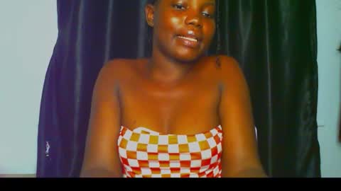 Snapshot of slimthick_tinah chatting on 09-29-25, 02:11 TINA online show from 09-29-25, 02:11