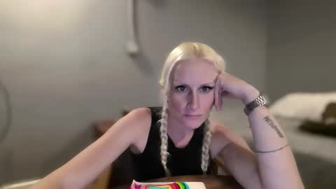 Snapshot of slip_inslide chatting on 12-03-25, 11:36 slip_inslide online show from 12-03-25, 11:36